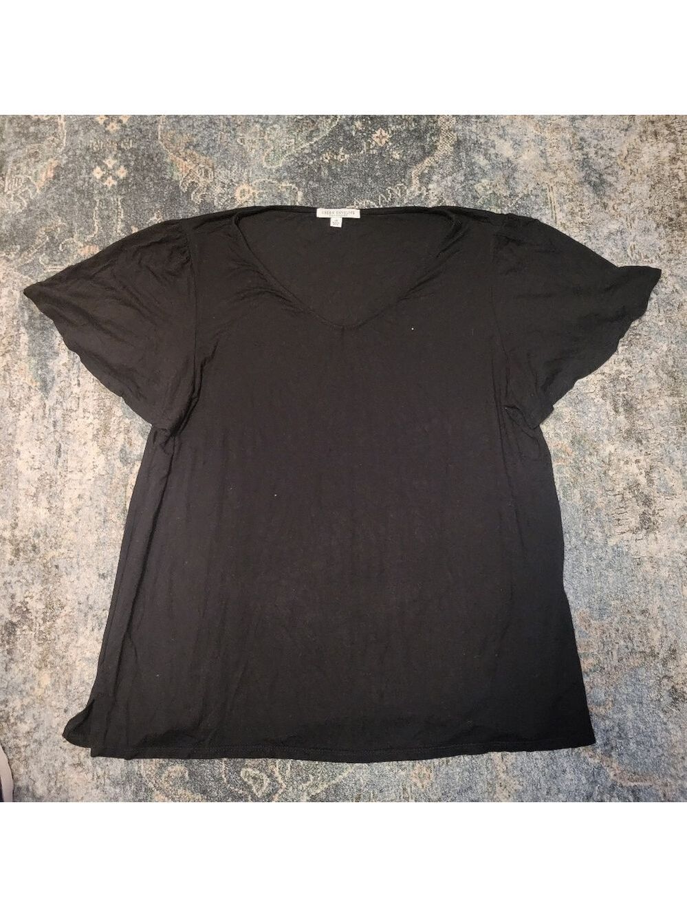 Green Envelope Black Short Sleeve V-Neck Tee Size 1X